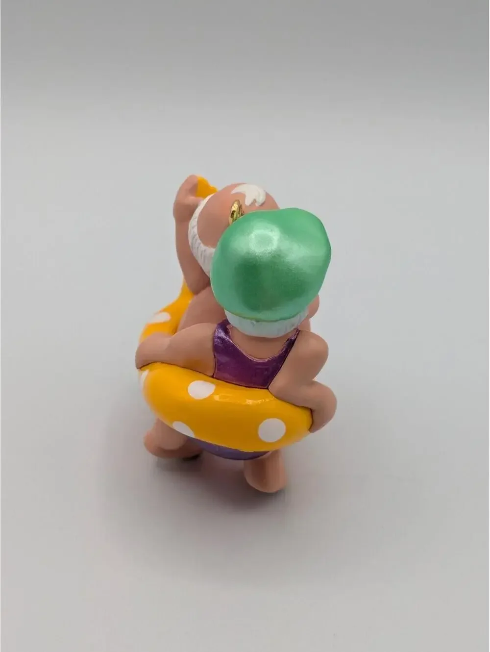 Hallmark Keepsake The Clauses on Vacation 1998 Ornament, 2nd in the Series